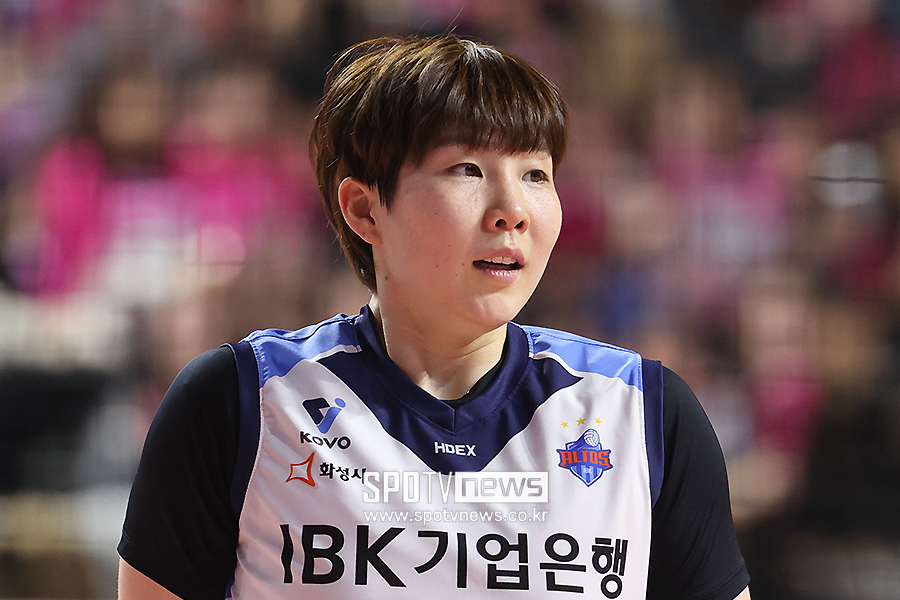 ▲ 여자프로배구 IBK기업은행 아웃사이드 히터 이소영이 어깨 수술로 인해 조기에 시즌 아웃됐다. 선수 본인의 요청으로 계약 해지도 결정됐다. ⓒ곽혜미 기자