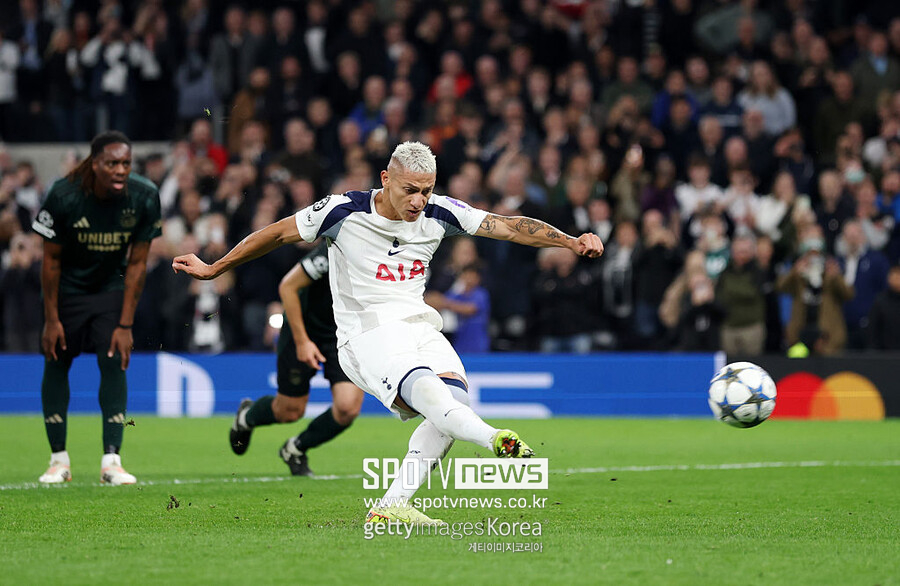 ▲ 재정적으로 보면 에버턴이 히샬리송을 완전 이적이 아닌 임대 후 완전 영입 옵션 형태로 데려오는 것이 가장 현실적인 시나리오다. 다만 토트넘이 이를 받아들일지, 아니면 완전 이적만을 원할지는 아직 불투명하다.