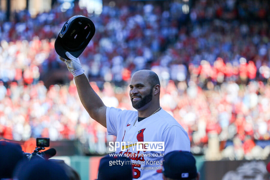 ▲ '전설' 알버트 푸홀스의 다음 목표는 메이저리그 감독이다. 하지만 LA 에인절스에 이어 샌디에이고 파드리스도 그를 외면했다. 샌디에이고는 푸홀스와 9시간 반에 달하는 마라톤 면접을 보고도 크레이그 스태먼을 새 사령탑에 선임했다.