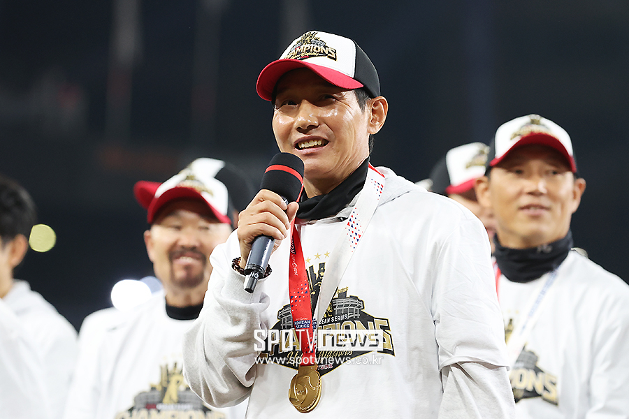 ▲ 염경엽 감독이 LG와 재계약을 마쳤다. ⓒ곽혜미 기자