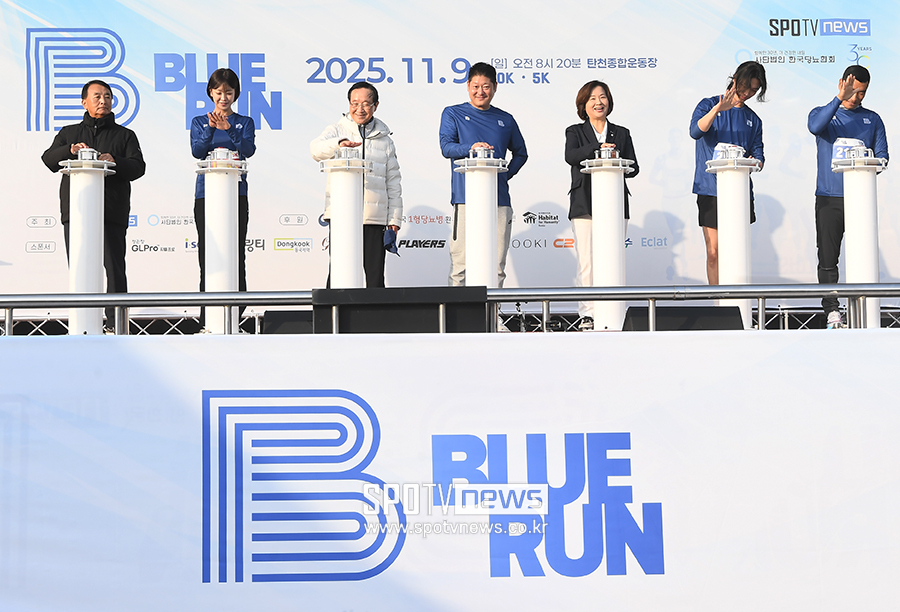 ▲ 현역 시절 부지런함의 대명사 조원희 전 축구 국가대표가 블루런에 등장해 참가자들로부터 환호 받았다.