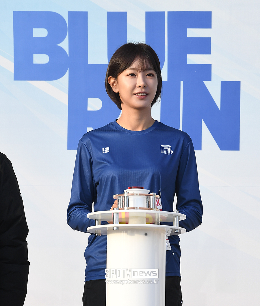 ▲ 조원희 외에도 배우 이주안, 고원희와 걸그룹 우아가 블루런을 수놓았다.