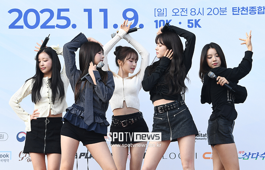 ▲ 조원희 외에도 배우 이주안, 고원희와 걸그룹 우아가 블루런을 수놓았다.