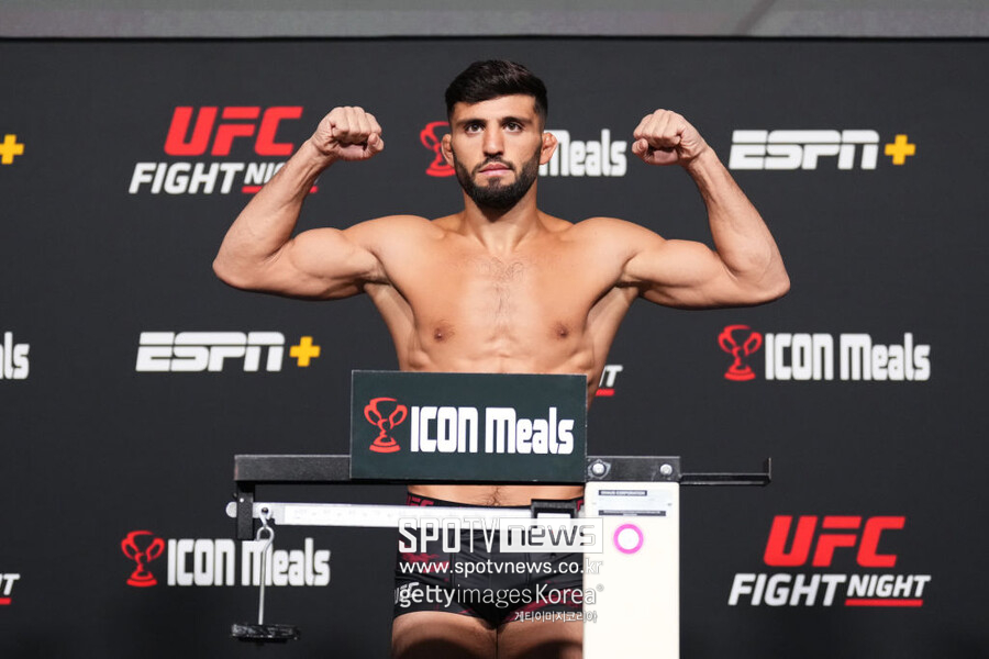 ▲ UFC 라이트급 랭킹 2위 아르만 사루키안.