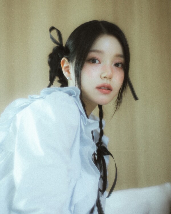 ▲ 로시는 이고그룹과 함께 음악적 진정성과 대중성을 모두 아우르는 새로운 음악 여정을 이어갈 계획이다. 제공|이고 그룹