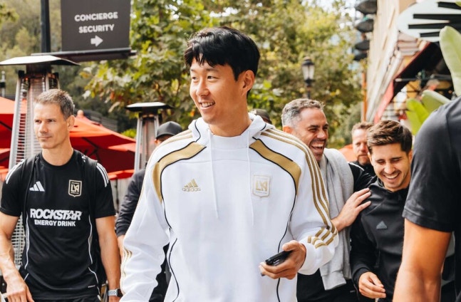 ▲ 손흥민의 임대설은 근거 없는 소문으로 마무리됐다. 국내에서 보도를 인용한 로마노의 확언으로 손흥민 본인의 의지가 전 세계에 송출됐다. 손흥민은 LAFC와 월드컵 두 무대만 바라본다. ⓒ LAFC