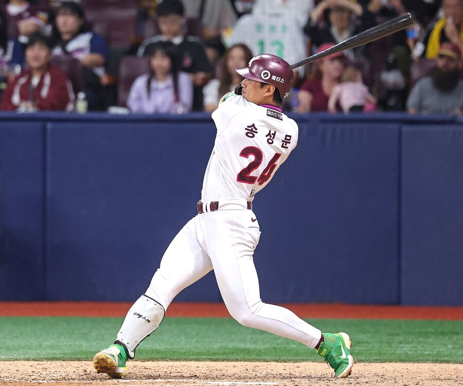 ▲ 송성문은 가성비 내야 유틸리티 플레이어가 필요한 팀들의 관심을 받을 가능성이 높다 ⓒ연합뉴스