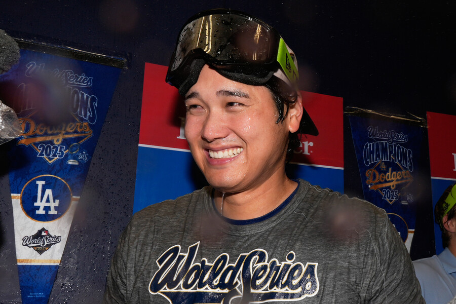 ▲ LA 다저스의 월드시리즈 우승을 이끈 오타니 쇼헤이가 '가을의 전설'로 인정 받았다. ⓒ연합뉴스/REUTERS/AP