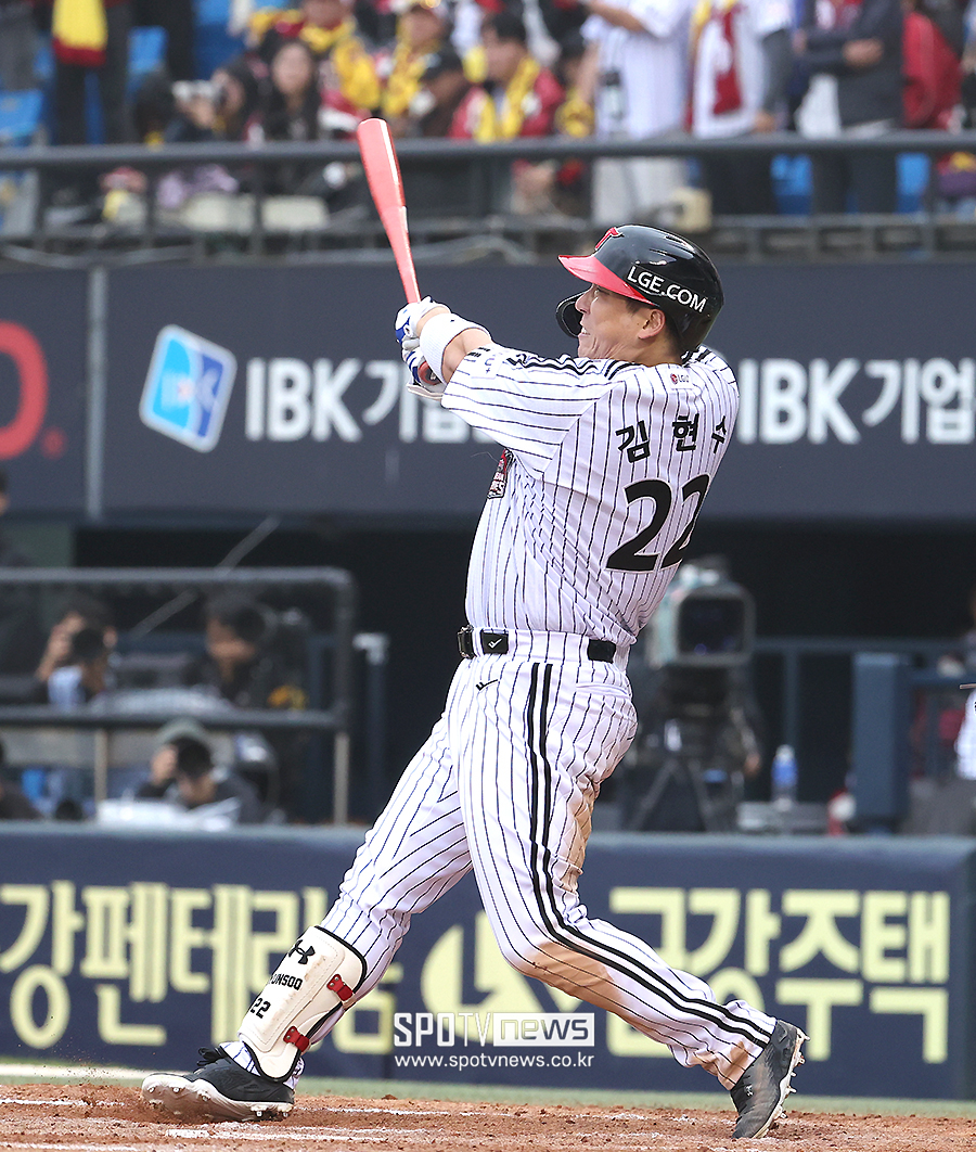 ▲ 김현수는 한때 두산의 간판 스타였으며 LG도 두산의 참전 가능성을 뚜렷하게 인식하고 있다 ⓒ곽혜미 기자
