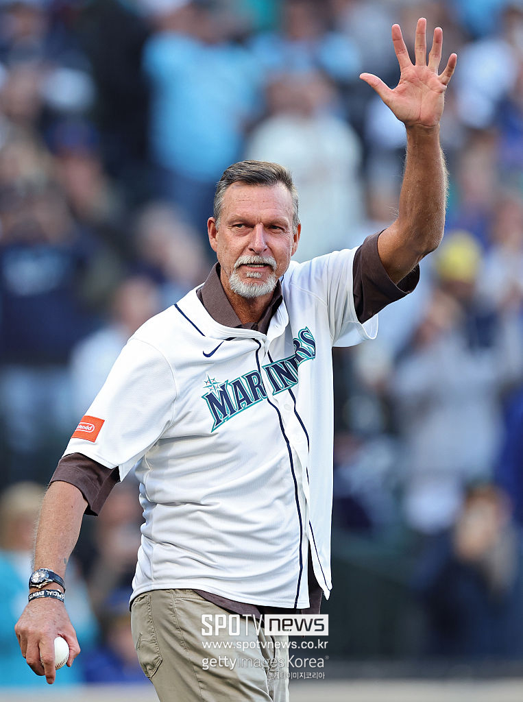 ▲ 시애틀 매리너스가 랜디 존슨의 등번호 51번을 영구결번하기로 결정했다.