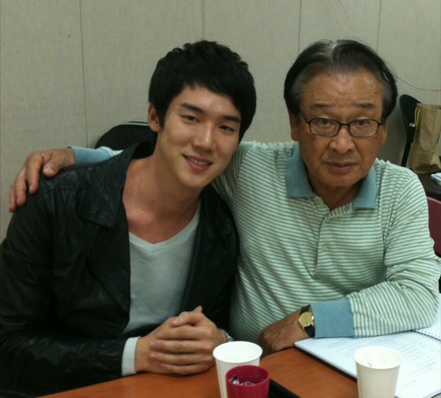 ▲ 유연석(왼쪽), 이순재. 출처| 유연석 SNS