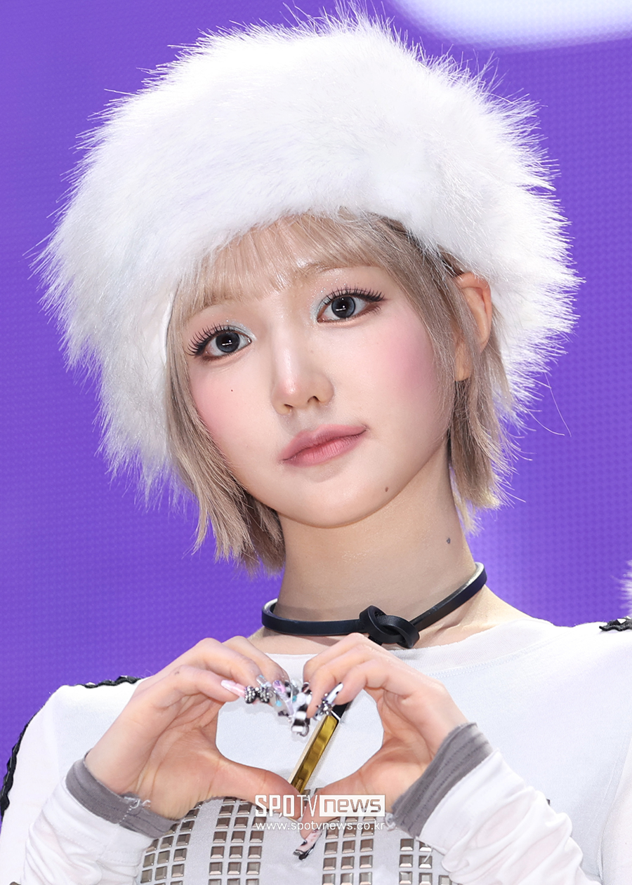 포토S] 키키 지유, 겨울 요정! < 현장취재기사 < 포토 < 연예 < 기사본문 - SPOTV NEWS
