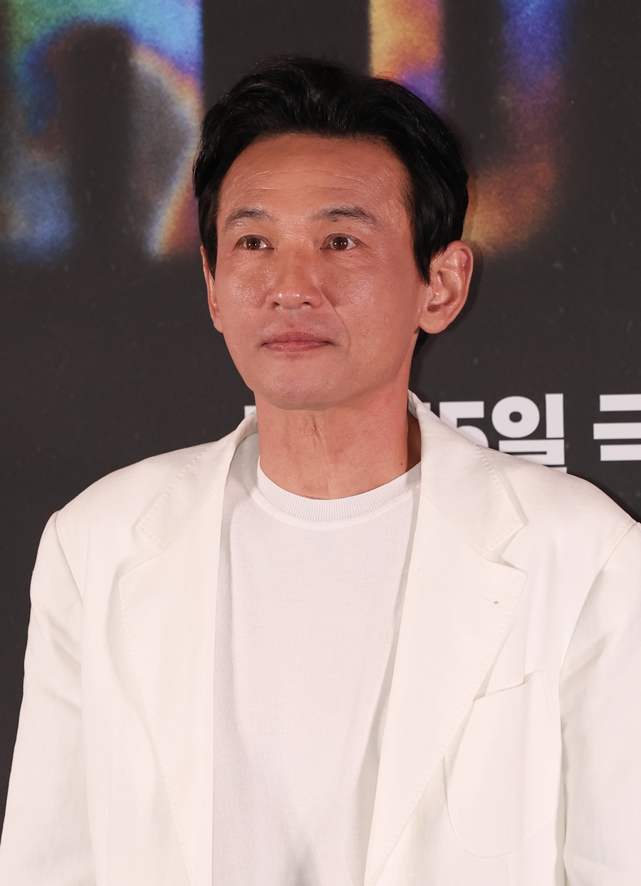 hwang jung min stalker