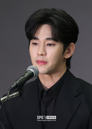 김수현, 유튜브 '가로세로연구소' 운영자 등 손해배상 청구 소송 제기… 법원 '민사합의사건'으로 분류 [종합]
