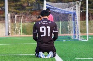 승부차기 징크스 깨고 선방 귀신으로 거듭난 김범수의 사즉필생 "우승으... - 뉴스 썸네일 이미지