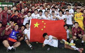 "韓 2-0 울린 '푸체 매직' 통했다!" 中매체 대환호...아시안컵 22년 만에... - 뉴스 썸네일 이미지