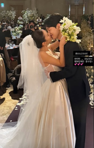 '혼전임신' 김지영, ♥윤수영 대표와 결혼 소감 "멋진 아줌마 되어 돌아... - 뉴스 썸네일 이미지