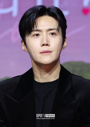 현직 변호사 "김선호 가족법인, '폐업중' 해명=자충수...사업 안하는데 ... - 뉴스 썸네일 이미지