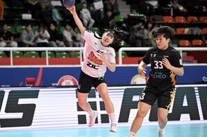 '윤예진 10골' SK슈가글라이더즈, 인천광역시청 완파 → 1R 7전 전승 압도... - 뉴스 썸네일 이미지