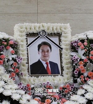 故조민기, '미투 논란' 경찰 조사 앞두고 사망...오늘(9일) 8주기 - 뉴스 썸네일 이미지