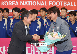 '월드컵 앞두고 초대형 변수' 홍명보호 공정성 직격탄...끝내 잘못 확인... - 뉴스 썸네일 이미지