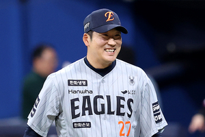 [포토S] 승리 지키고 미소 짓는 이민우