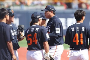 이럴 수가! 한화 불펜 4실점 방화→류현진 한·미 통산 200승 날아갔다…대기록은 다음 기회에