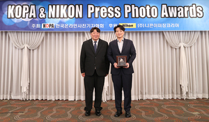 [포토S] 스포츠부문 최우수상 수상한 스포츠투데이 팽현준 기자