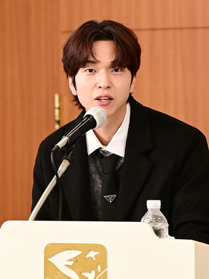 [포토S] 유재필, 시상식 빛내는 완벽한 진행