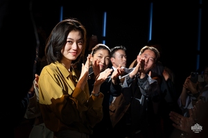 8분 기립박수 쏟아졌다…김도연 주연 도라 , 칸영화제 감독주간 이례적 주목