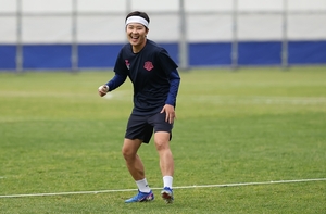 손흥민도 절레절레 北 축구…욕+발길질 깡패 축구 , 지소연의 수원FC 안 참는다 맞대응 불붙는다!
