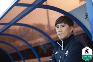 [박대성의 기묘한S파일] 어쩌면, 못 돌아올 강을 건넌 김해 감독의 병가’