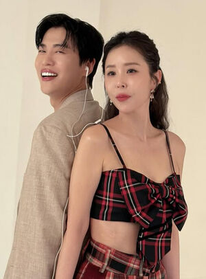 문원, 금 10돈+꽃다발 선물하자 신지 울컥 ( 편스토랑 )