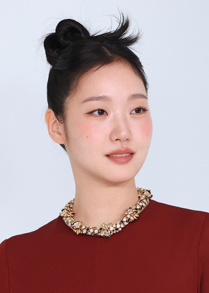 [포토S] 김고은, 귀여운 올림 머리