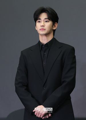 김수현 SNS 중단 474일째…줄이은 응원 댓글 버텨줘서 고마워
