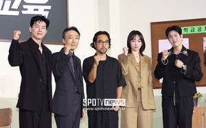 참교육 감독 논란의 원작, 굳이 선택한 이유? 교권보호국 설정 때문