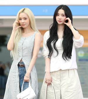 [포토S] 윈터-카리나, 태극전사들 응원하러 가요!