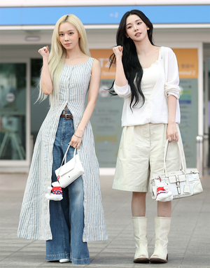 [포토S] 윈터-카리나, 예쁜 애 옆에 예쁜 애