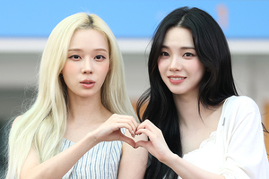 [포토S] 윈터-카리나, 사랑스러워