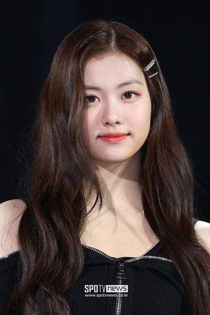 르세라핌 탈퇴 김가람, 배우로 새 출발…매니지먼트 구와 전속계약[공식]
