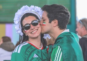 이례적 결단! 월드컵 관중석에서 키스하면 안 됩니다 ... 과도한 욕설과 흡연도 금지 FIFA가 규정한 관중 수칙