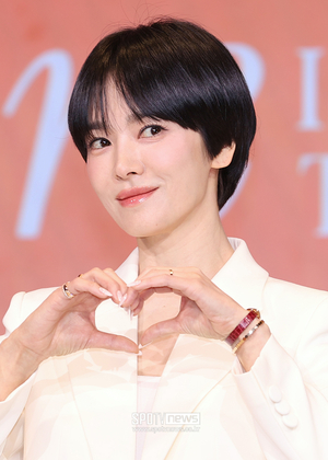 송혜교, 직접 밝힌 결별 심경 UAA 함께한 순간 소중한 추억, 언니 고마워