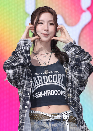 [포토S] 아이들 미연, 수줍은 볼하트