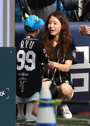 [포토S] 류현진♥ 배지현 아나운서, 올스타전 구경 왔어요~