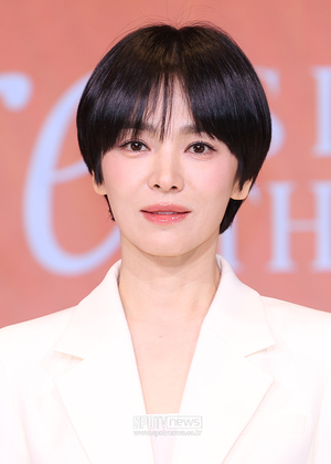 송혜교, 스타일리스트 남편과 새 출발…AAP 출신 대표와 손 잡는다[공식]