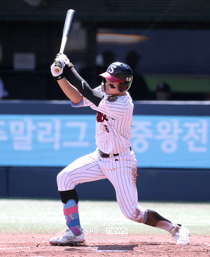 오지환 트레이드마크가 고교야구에서 나왔다, 그것도 2학년 유격수가
