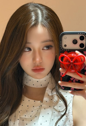 내가 좋아하는 건데… 장원영, 팔짱 논란 속 굴하지 않는 밝은 근황 공개