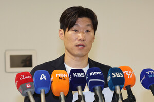[SPO 현장] 박지성이 뭘 얼마나 알겠나 회장 비판에 맞서 정면 반박한 박지성 많은 분이 거부 반응 보인 발언